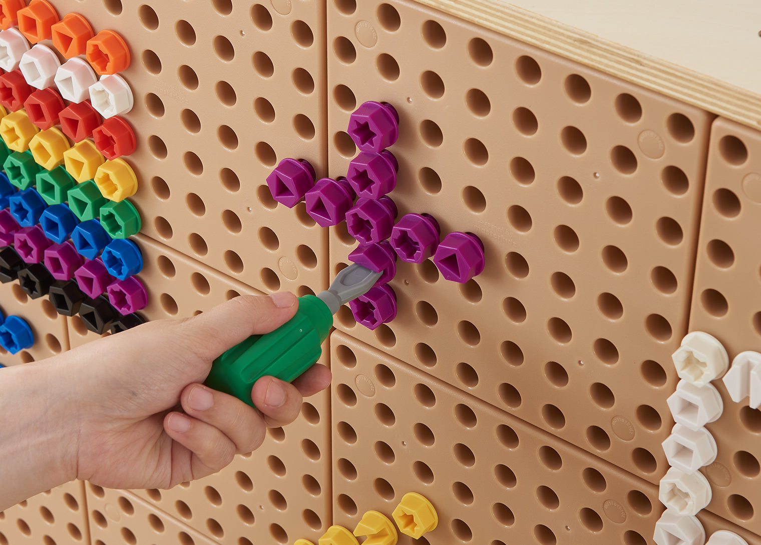 Kit de 512 peças STEM parafusos coloridos - Sílaba