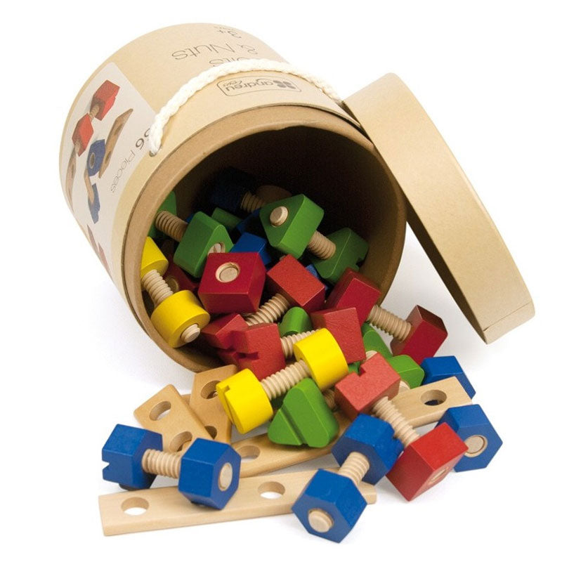 Juego de madera entrelazada