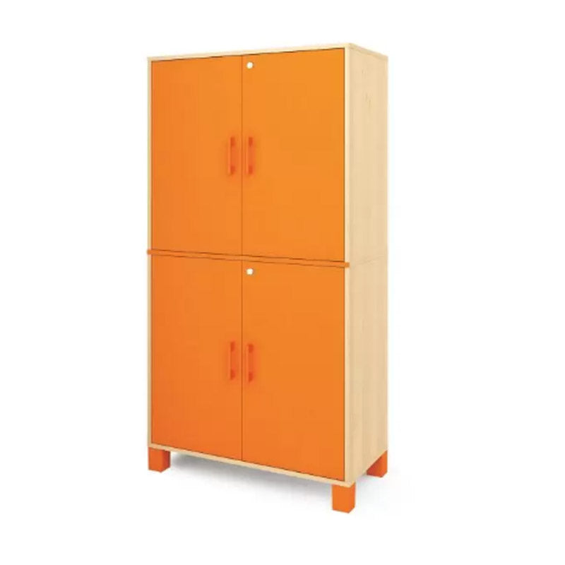 Armário alto com portas com fechadura
