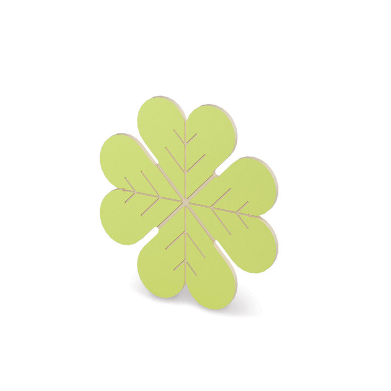 Decoración de pared con trébol de menta