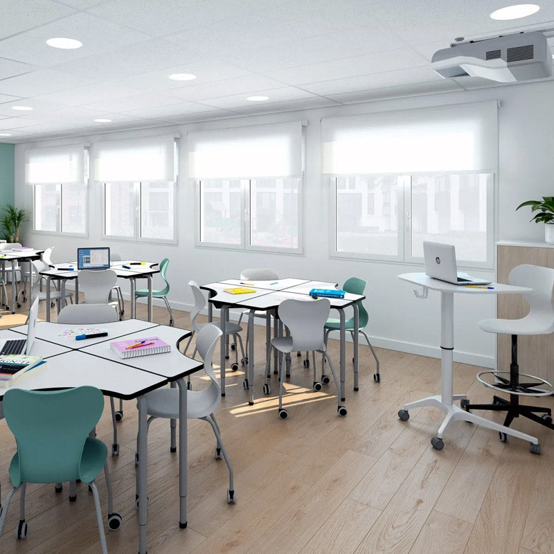 Mia Castors student chair with wheels