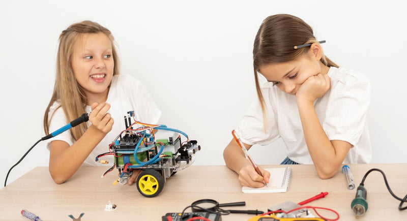 Propostas de atividades de Robótica para fazer em casa durante as férias
