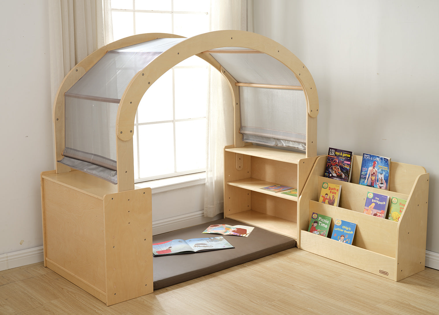 Rincón de lectura con arco transparente