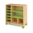 Armário médio aberto com compartimentos