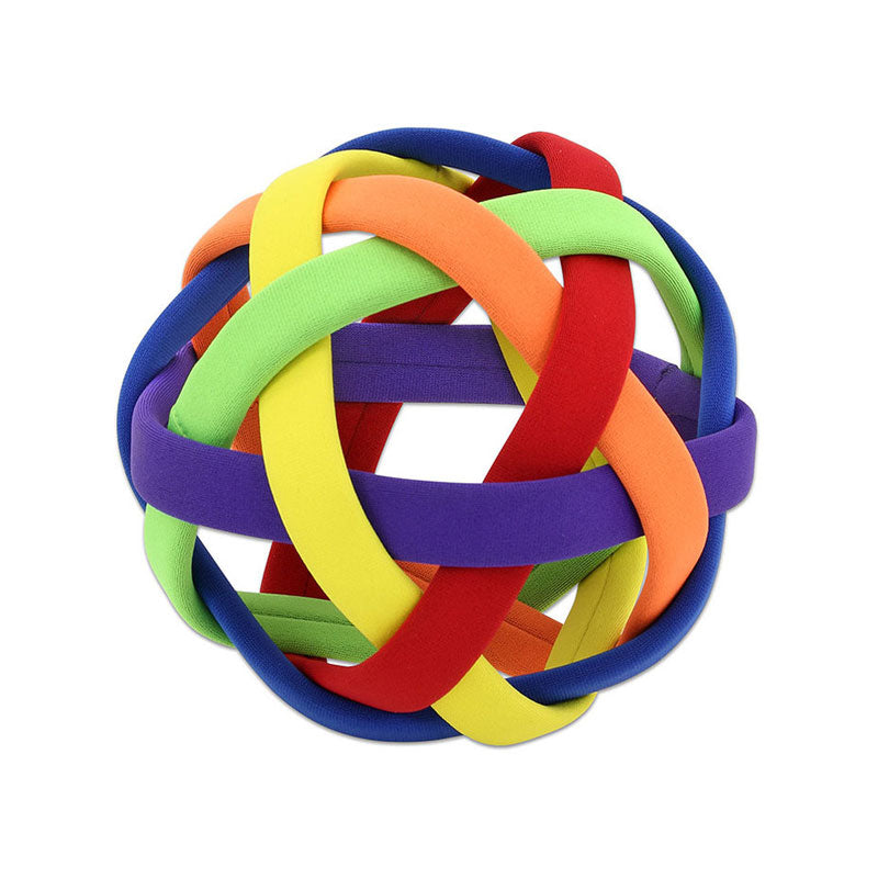 Pelota de fácil manejo, de 17cm de diámetro.