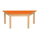 Mesa trapezoidal com estrutura de madeira e perna em madeira